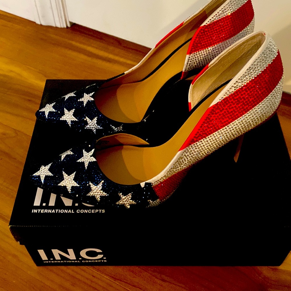 I.N.C American flag pumps!